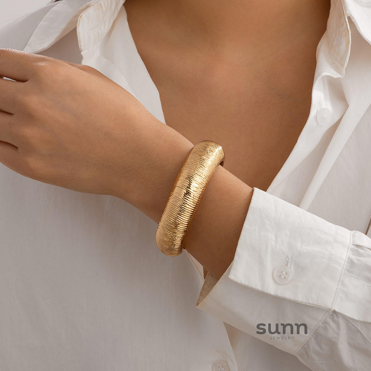 Eniola Sculptural Leaf Jewelry [RMSH55N0]