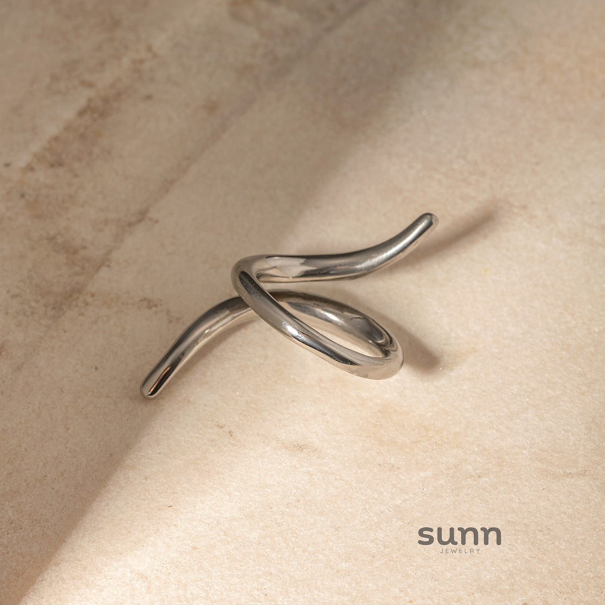 Eniyah Staggered Open Ring [TTN2OGY9]