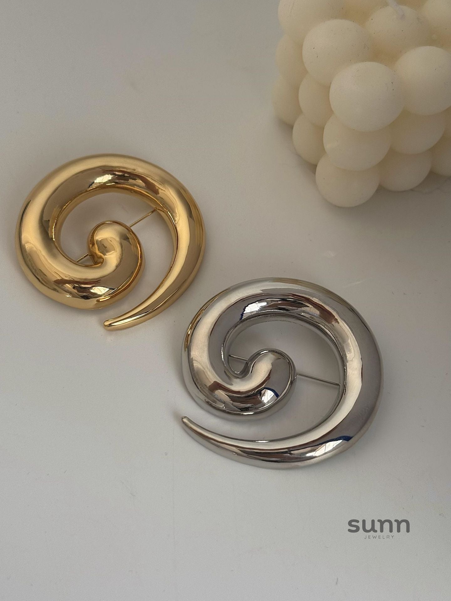 Ensley Sculptural Snail Brooch [VA6LGC04]