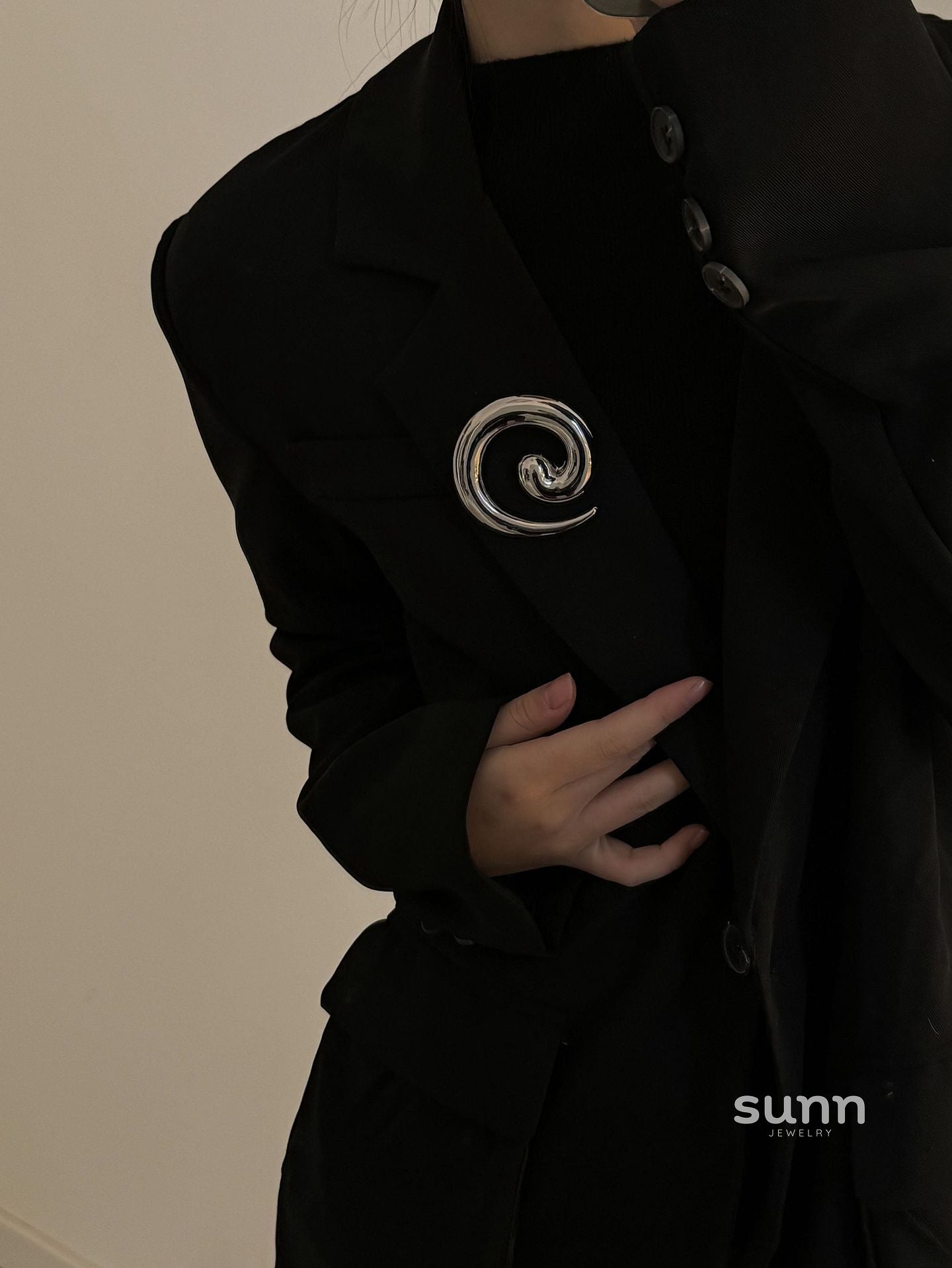 Ensley Sculptural Snail Brooch [IZMFUGCV]
