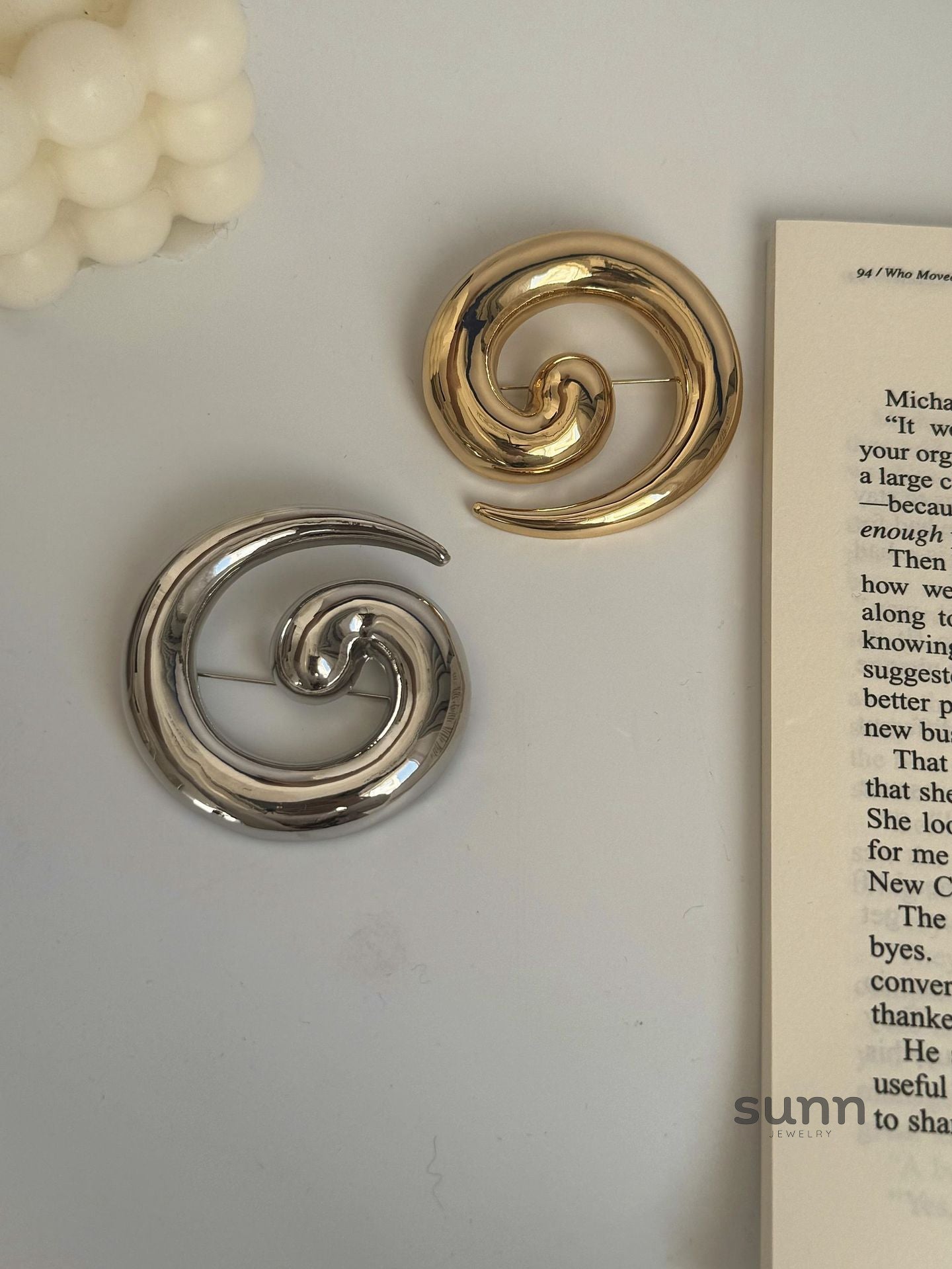 Ensley Sculptural Snail Brooch [MOM3AJD7]