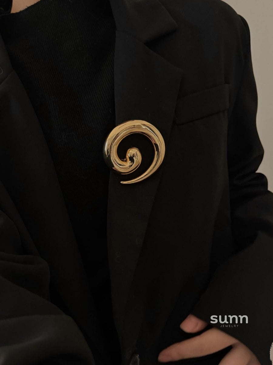 Ensley Sculptural Snail Brooch [A7QX0YDN]