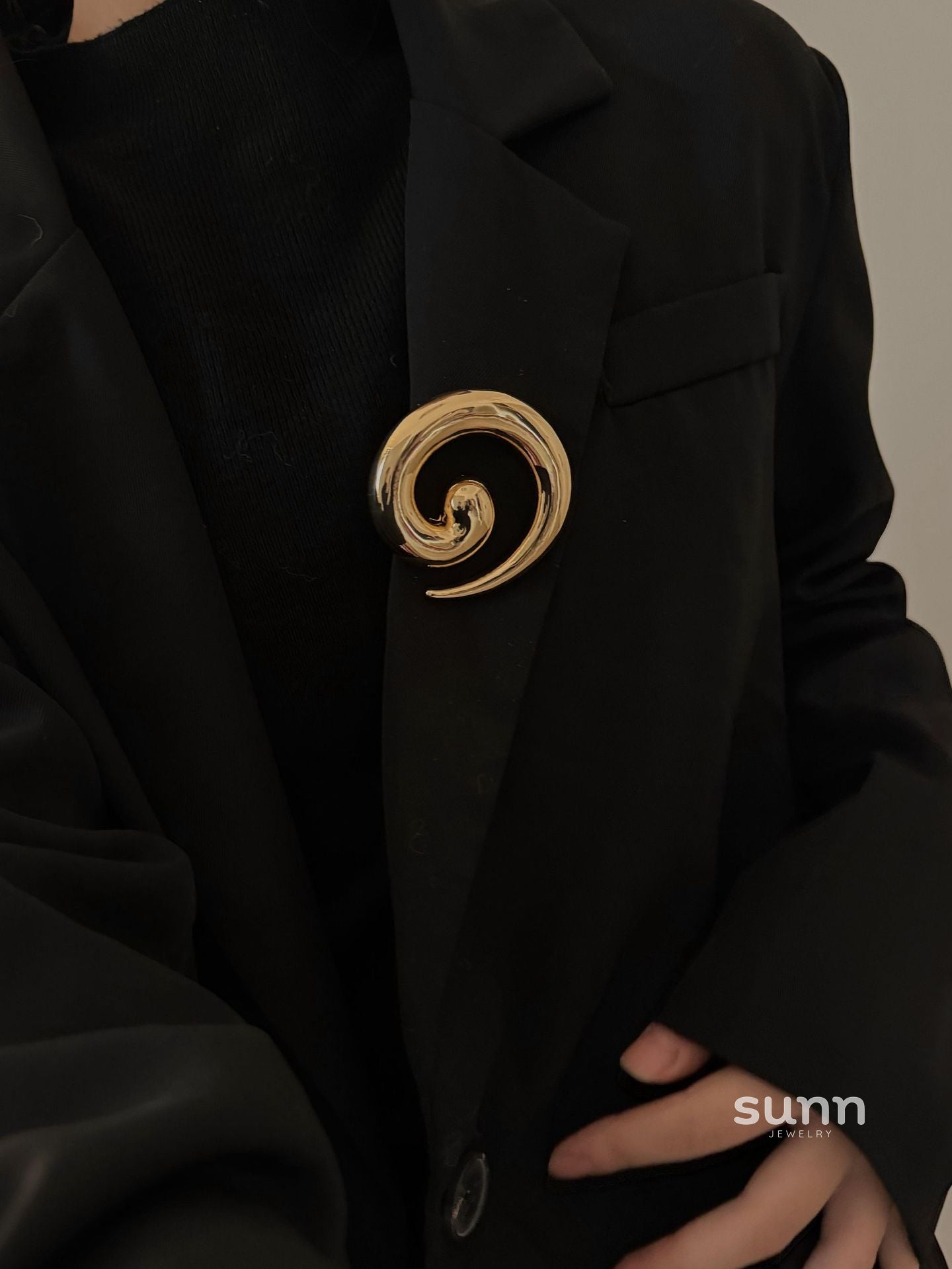 Ensley Sculptural Snail Brooch [WE7Y5N6W]