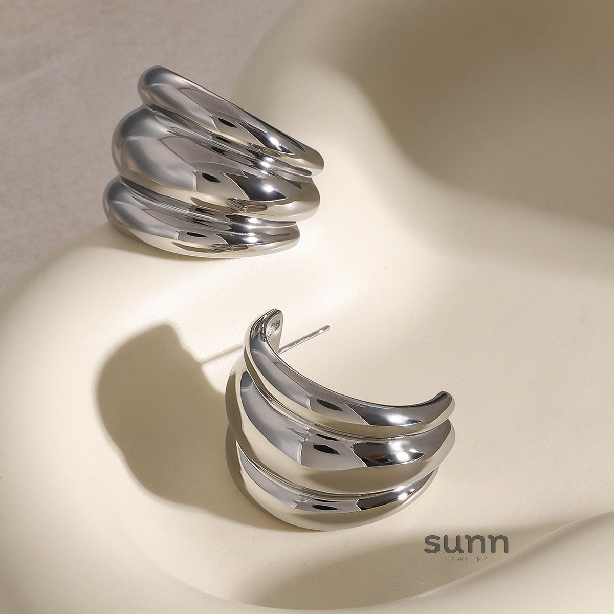 Enya Sculptural Gold-Tone Earrings [1AII86DM]