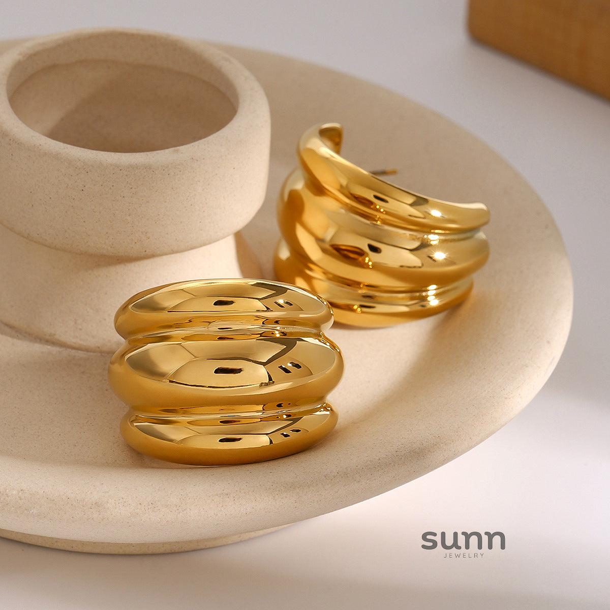 Enya Sculptural Gold-Tone Earrings [G1GQ850E]