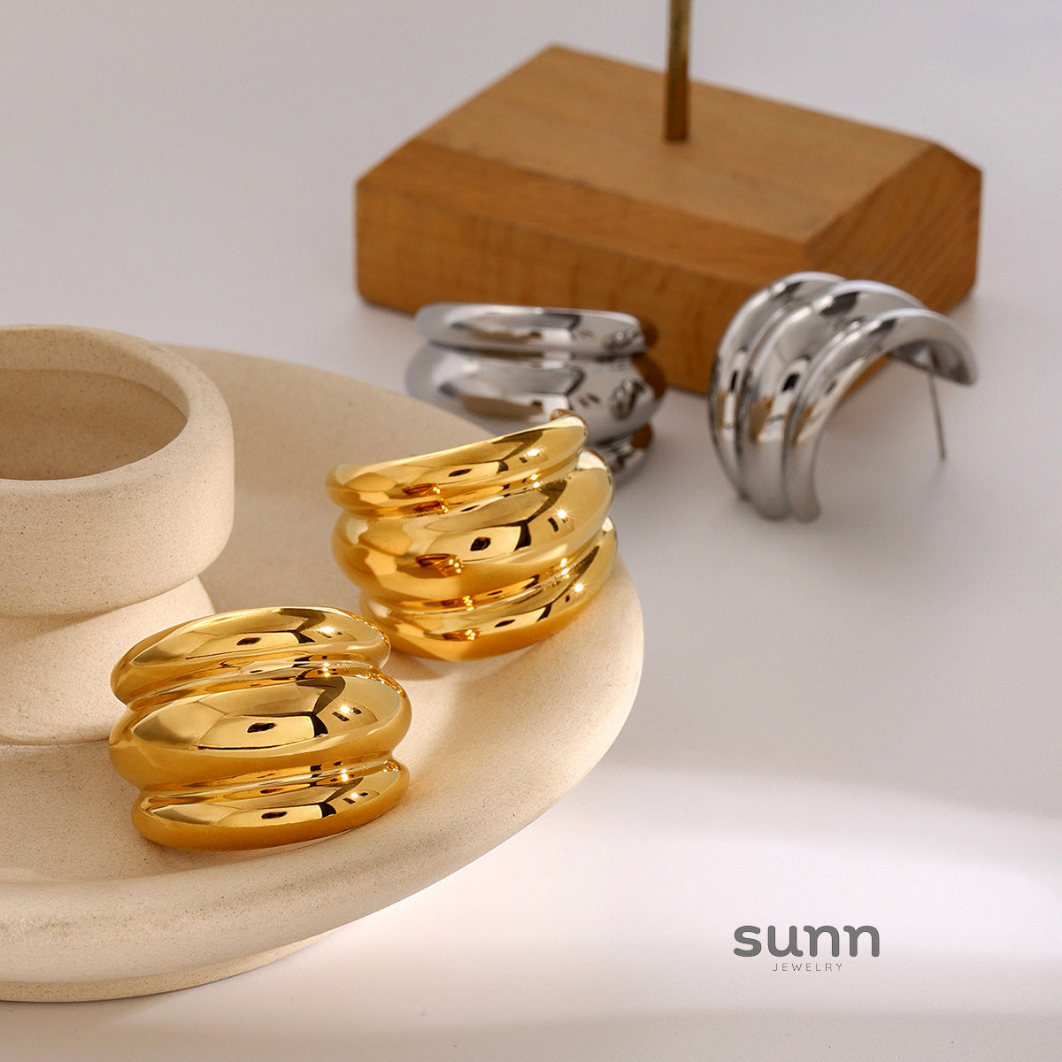 Enya Sculptural Gold-Tone Earrings [QTVN7K62]