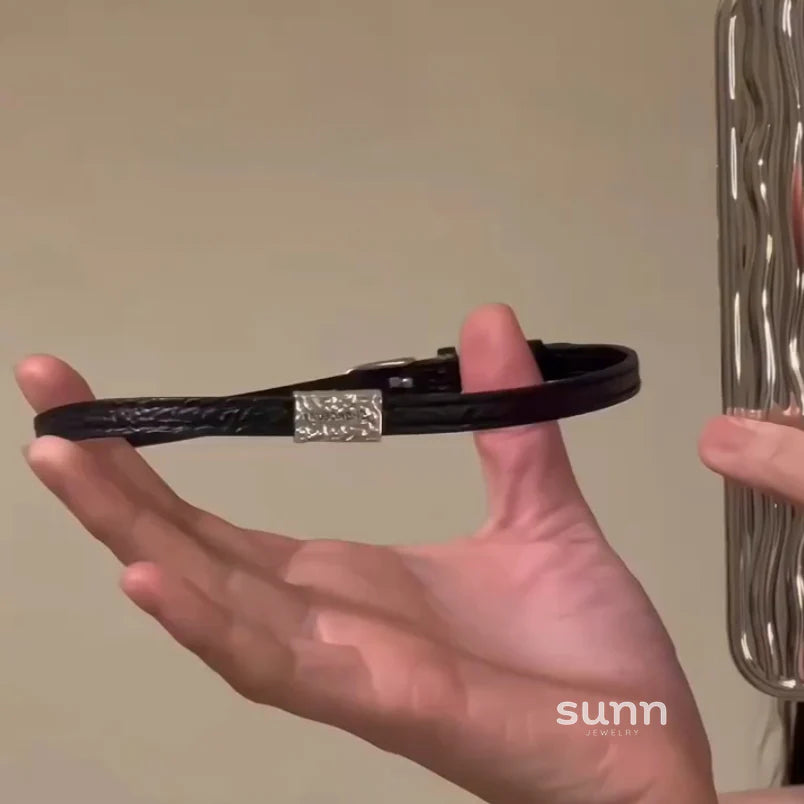 Eriel Two-Way Buckle Choker