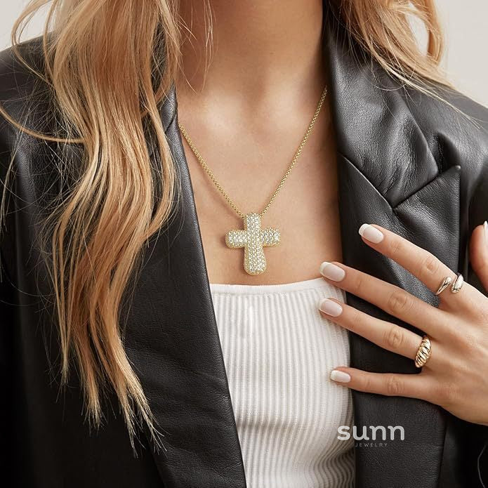 Erykah Pave Cross Pearl Necklace [Y7997SNY]