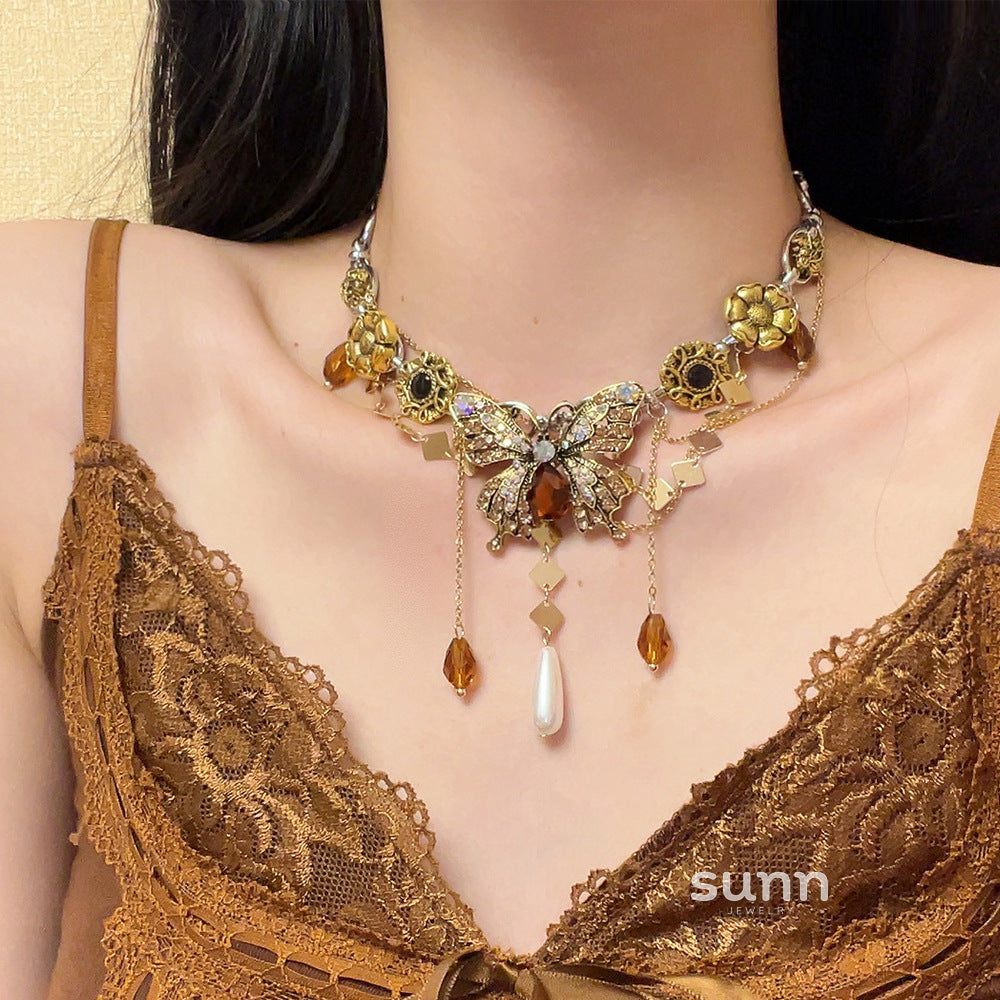 Eryn Retro Butterfly Necklace [MUIA6FYK]