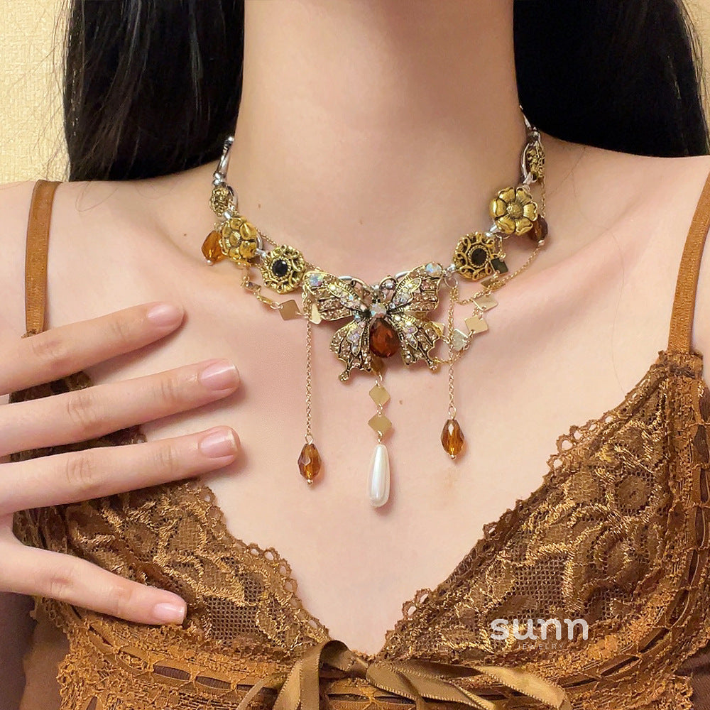Eryn Retro Butterfly Necklace [BQM9QXMN]
