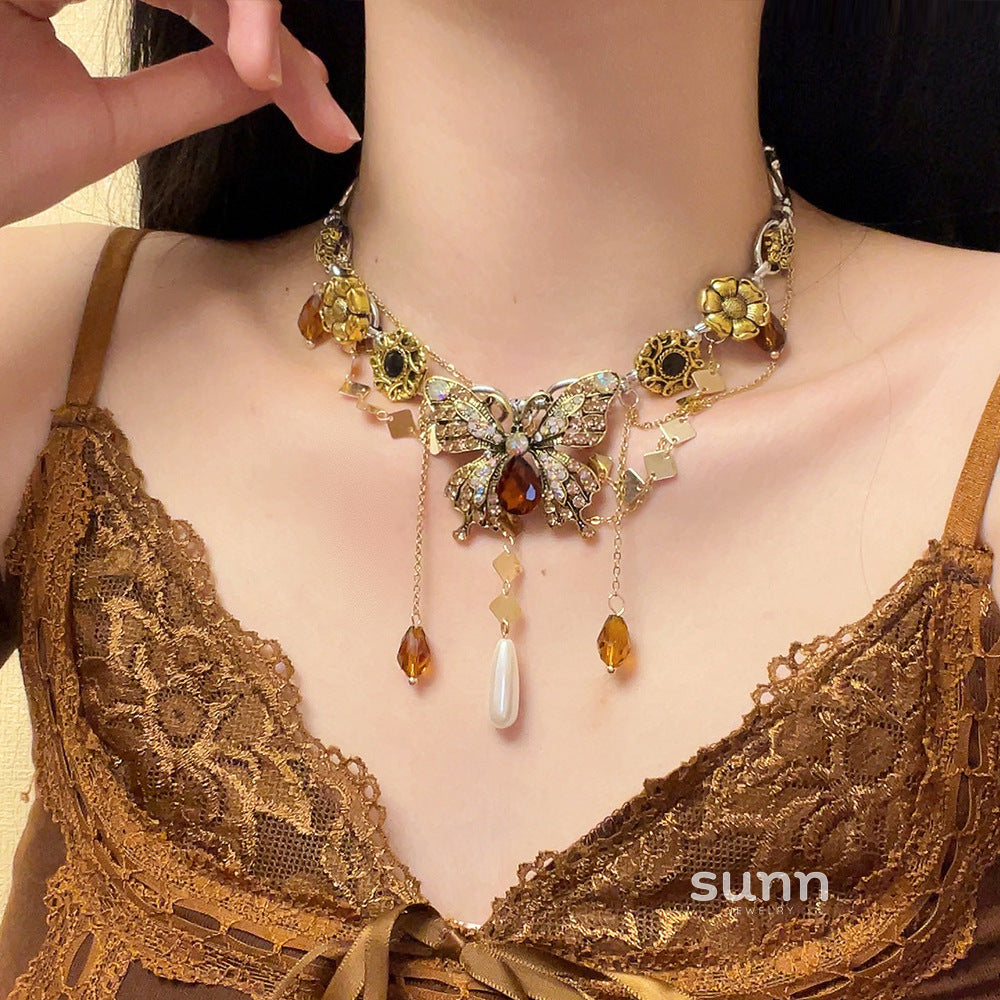 Eryn Retro Butterfly Necklace [CB0B87SX]