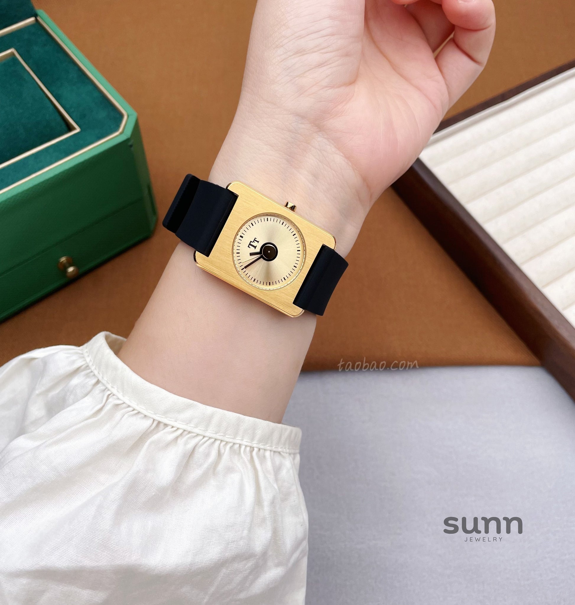 Erynn Minimalist Square Watch