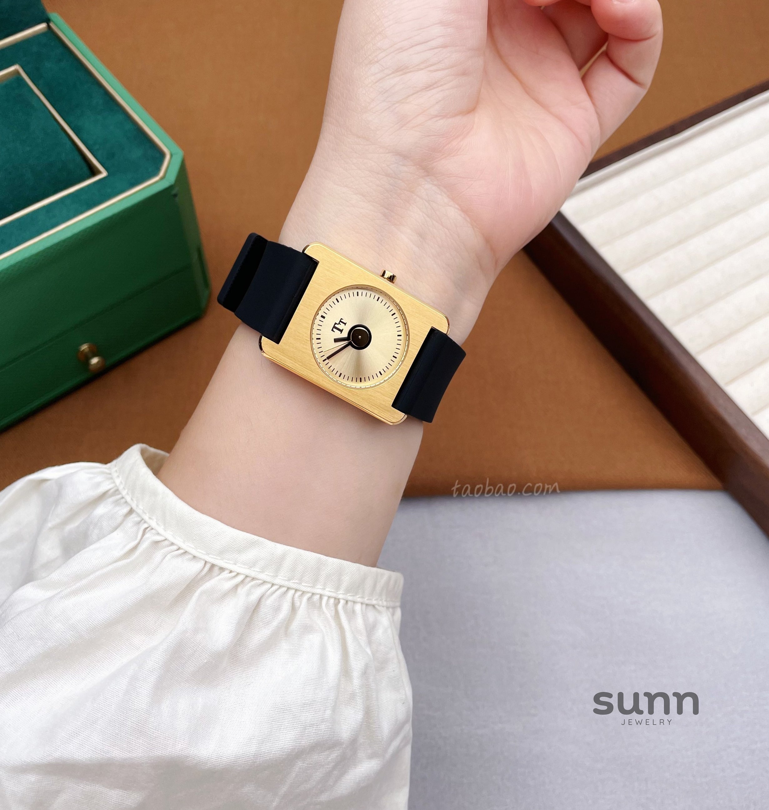 Erynn Minimalist Square Watch