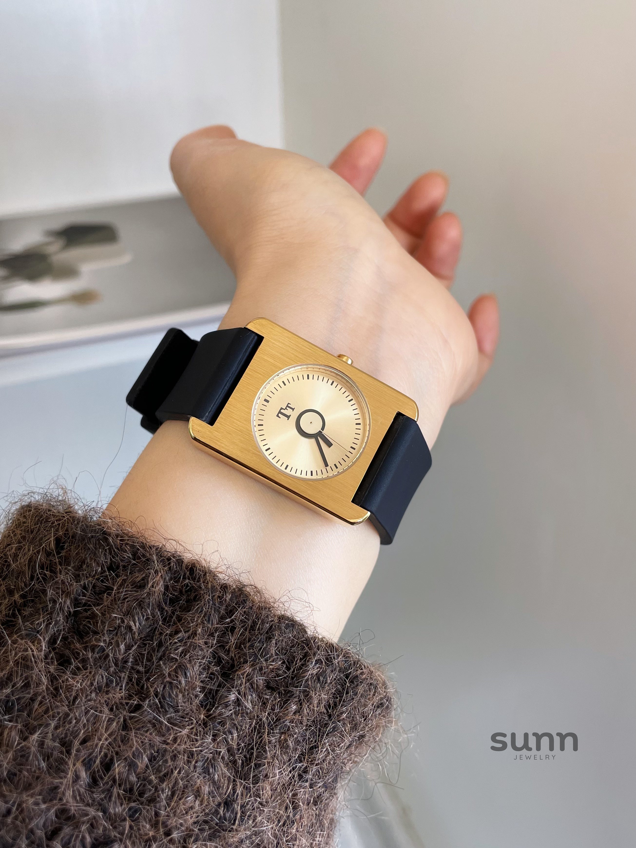 Erynn Minimalist Square Watch