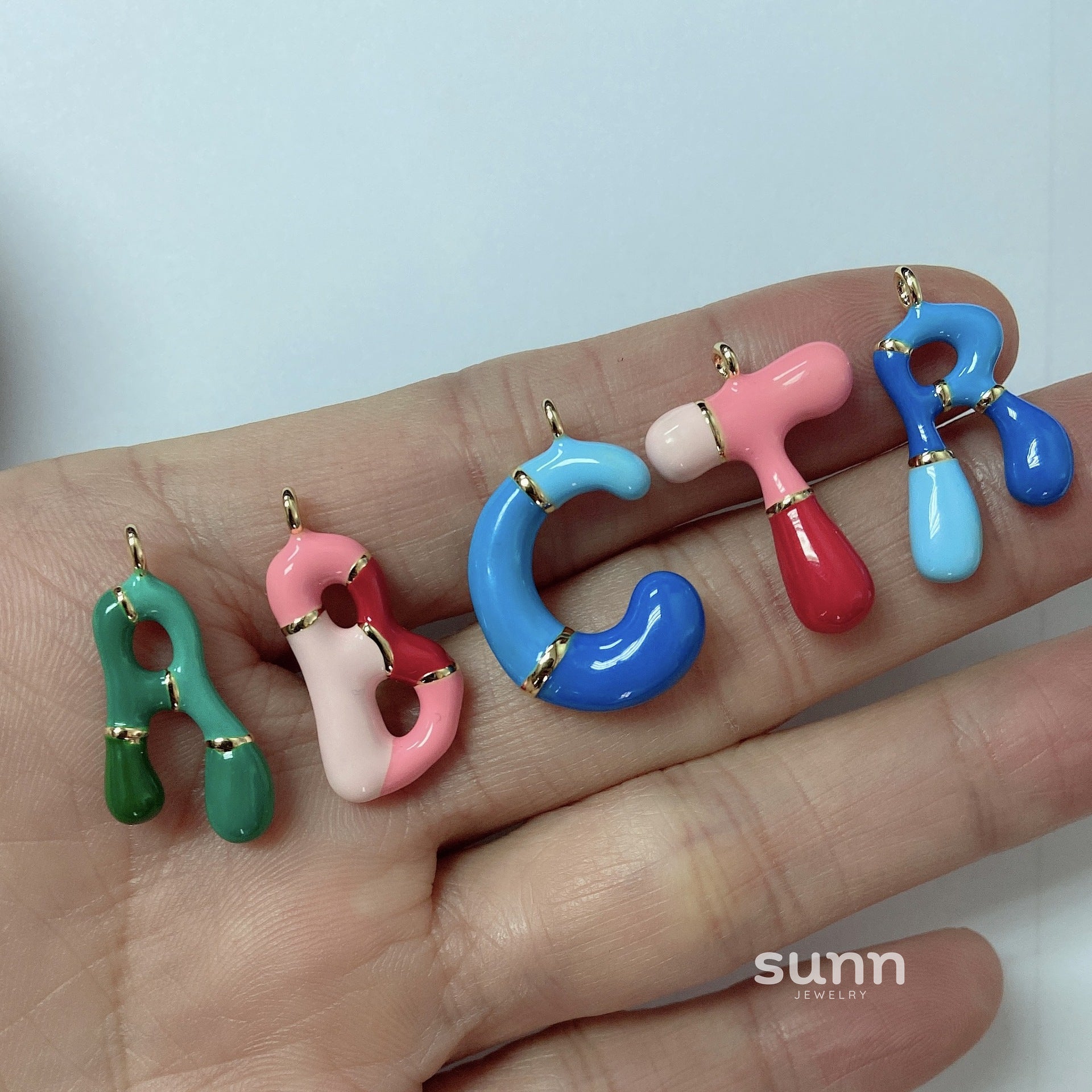 Esmae Bubble Initial Necklace [NA2BO638]