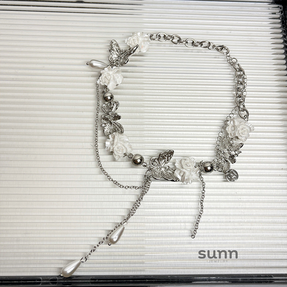 Esmee Pearl Flower Choker