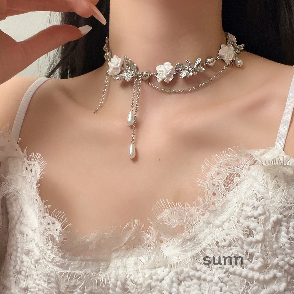 Esmee Pearl Flower Choker