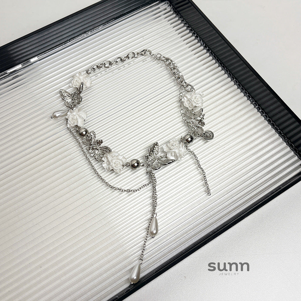 Esmee Pearl Flower Choker