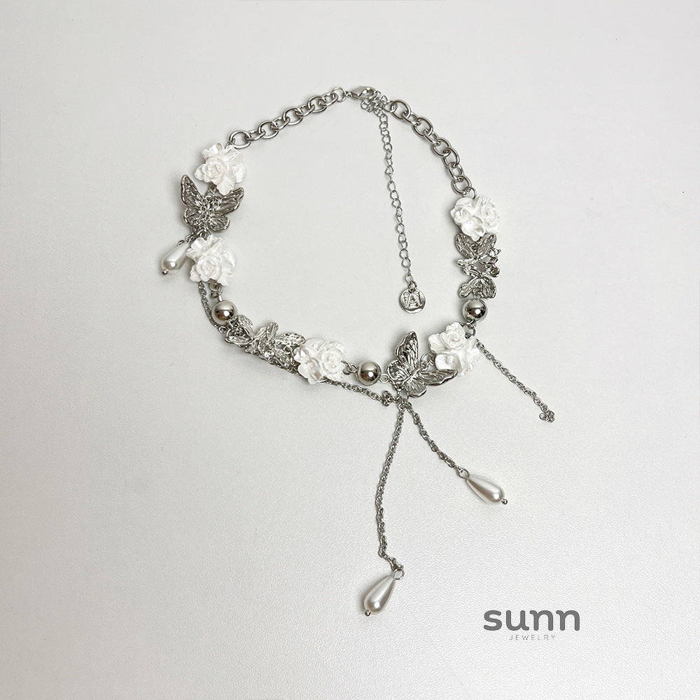 Esmee Pearl Flower Choker