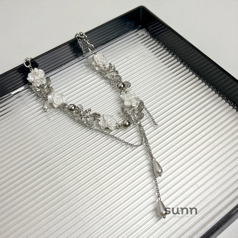 Esmee Pearl Flower Choker