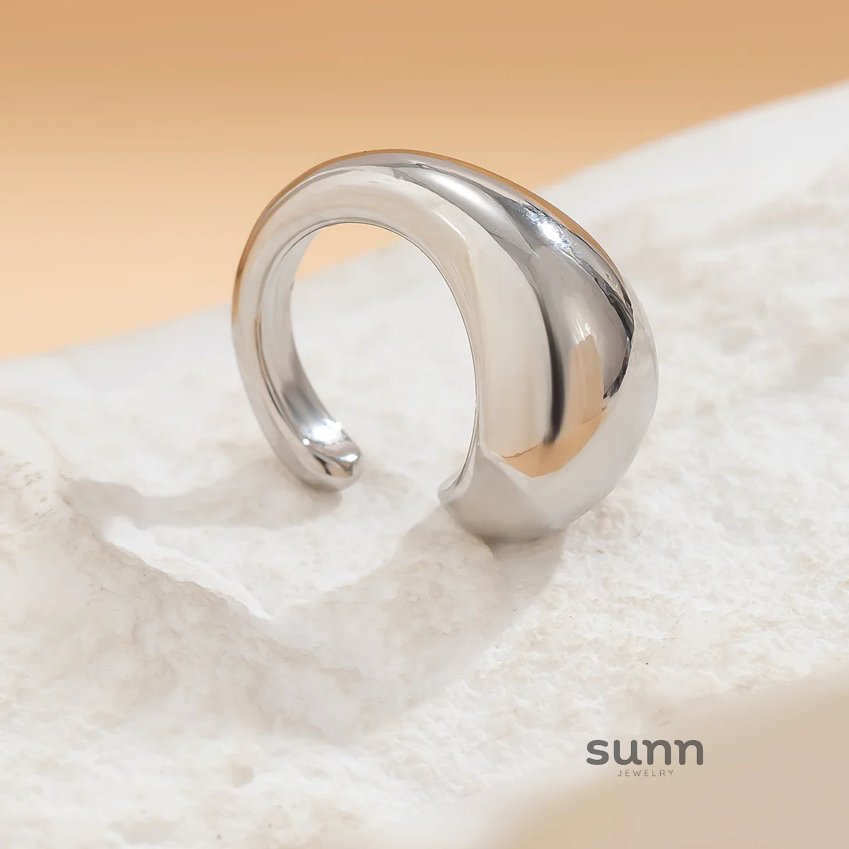 Esmeralda Minimalist Ear Cuff