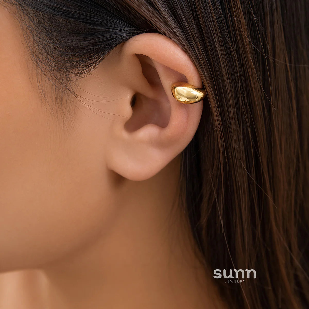 Esmeralda Minimalist Ear Cuff