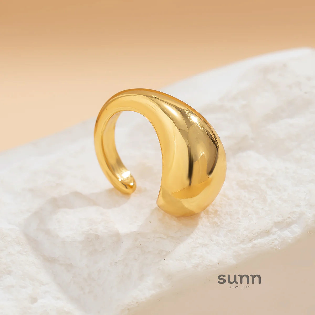Esmeralda Minimalist Ear Cuff