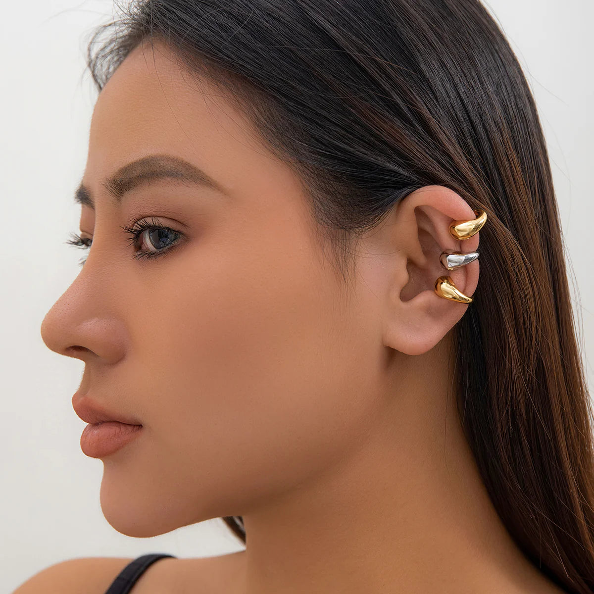 Esmeralda Minimalist Ear Cuff
