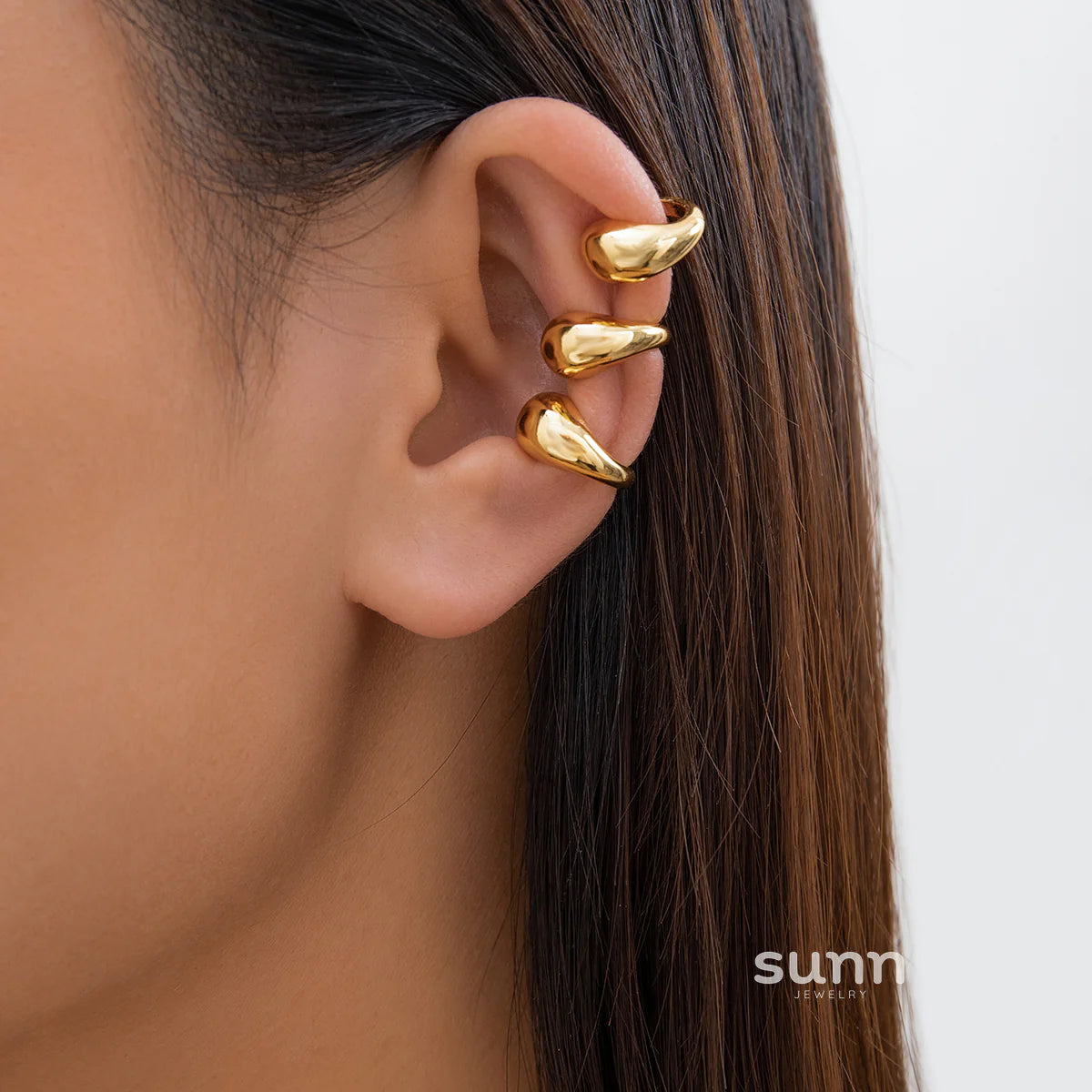 Esmeralda Minimalist Ear Cuff