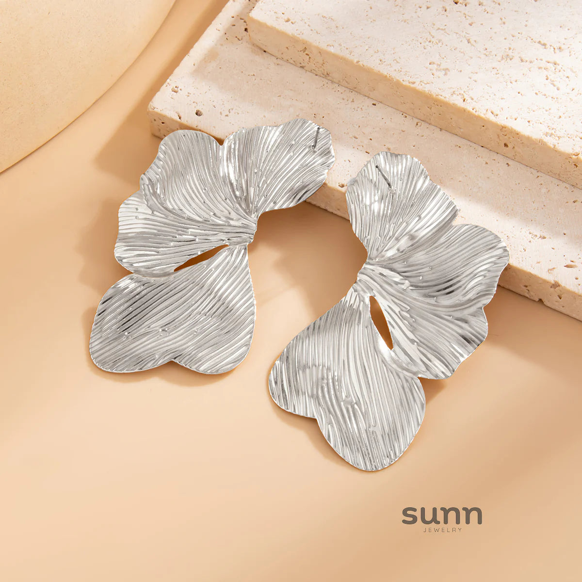 Esmeralda Pearl Bloom Earrings