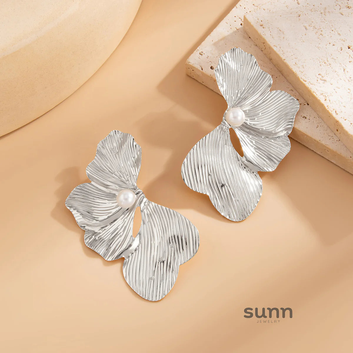 Esmeralda Pearl Bloom Earrings