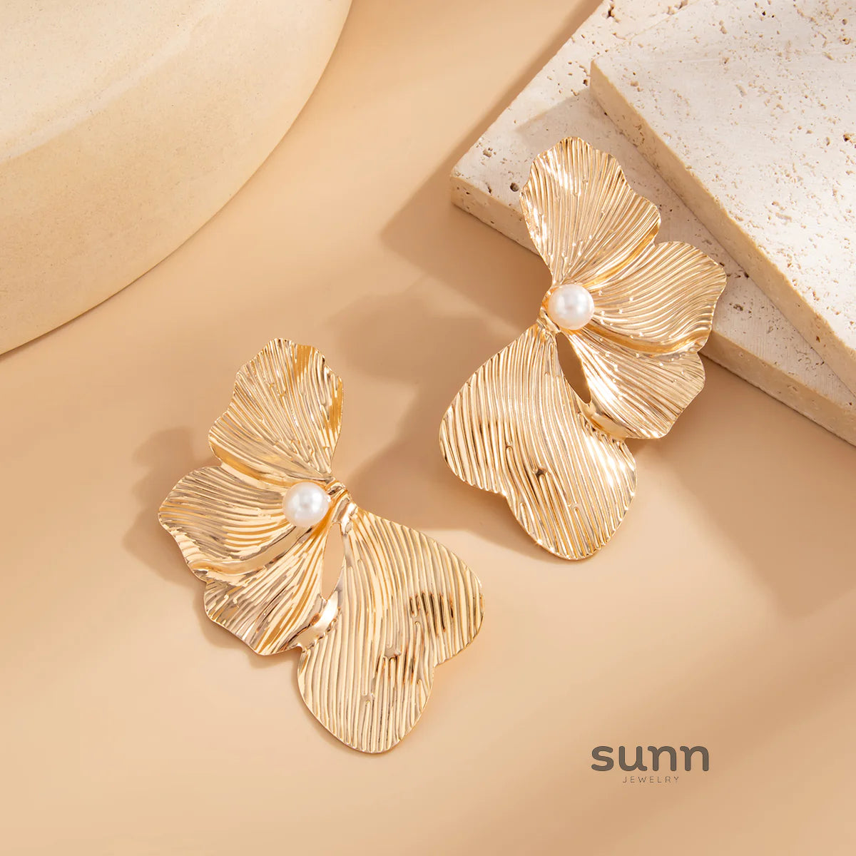 Esmeralda Pearl Bloom Earrings