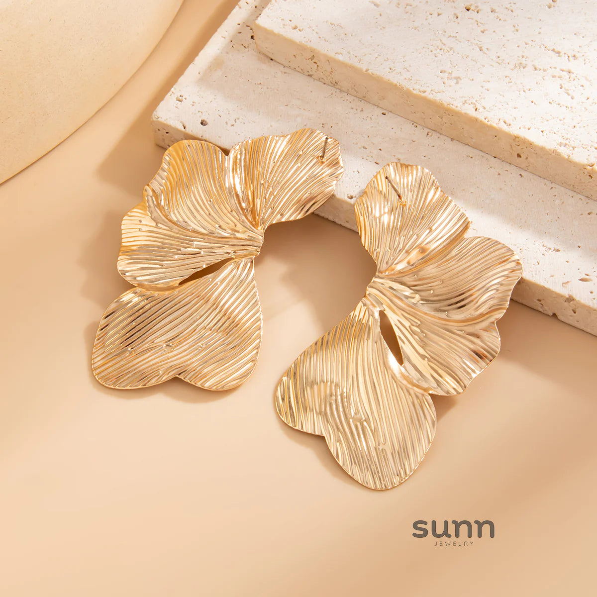 Esmeralda Pearl Bloom Earrings