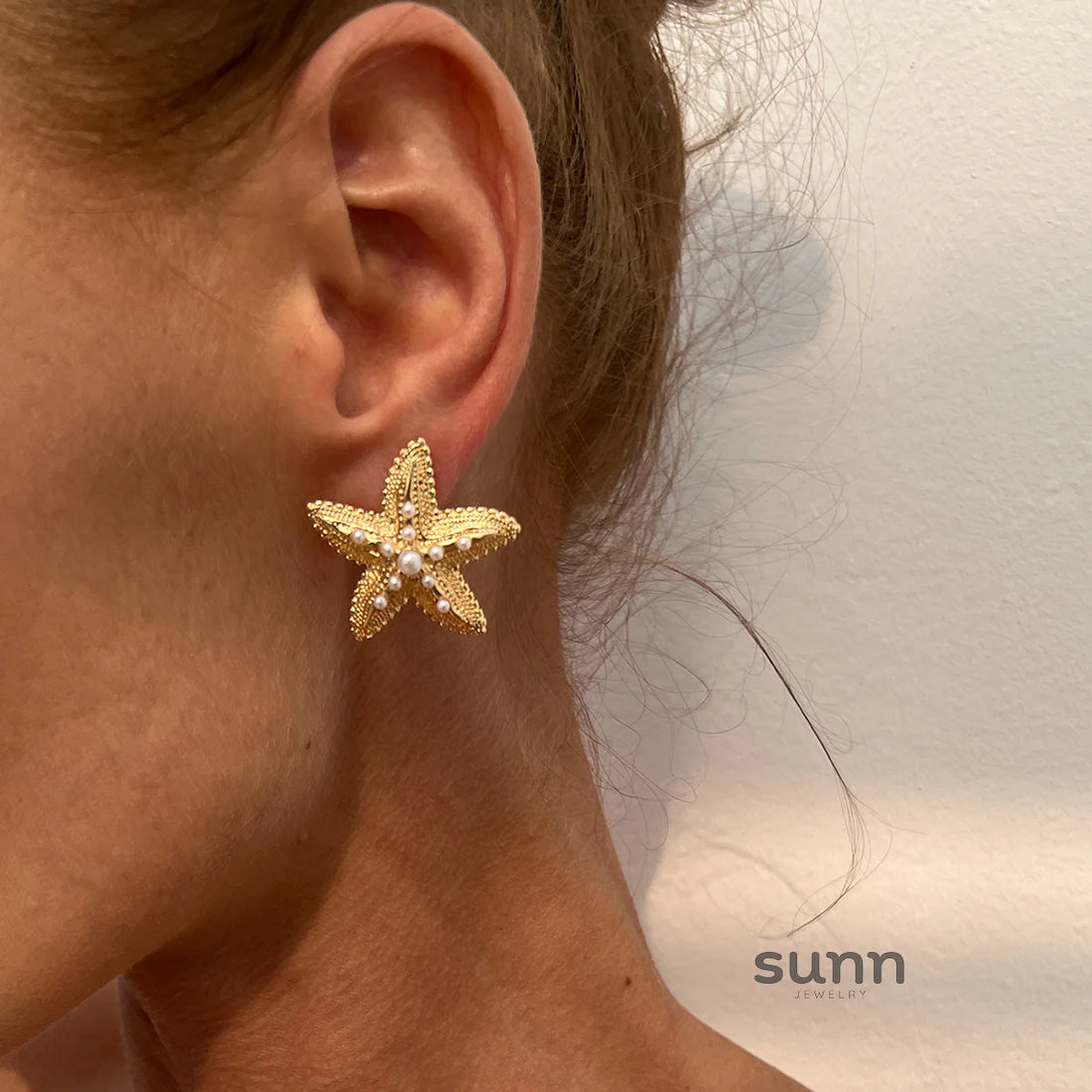 Estefania Faux Pearl Starfish Stud Earrings