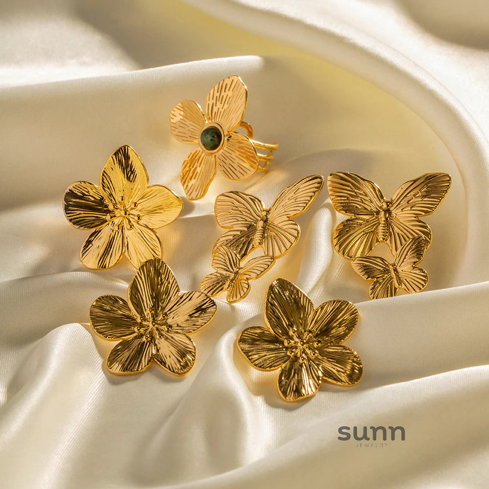 Estefany Floral Statement Ring