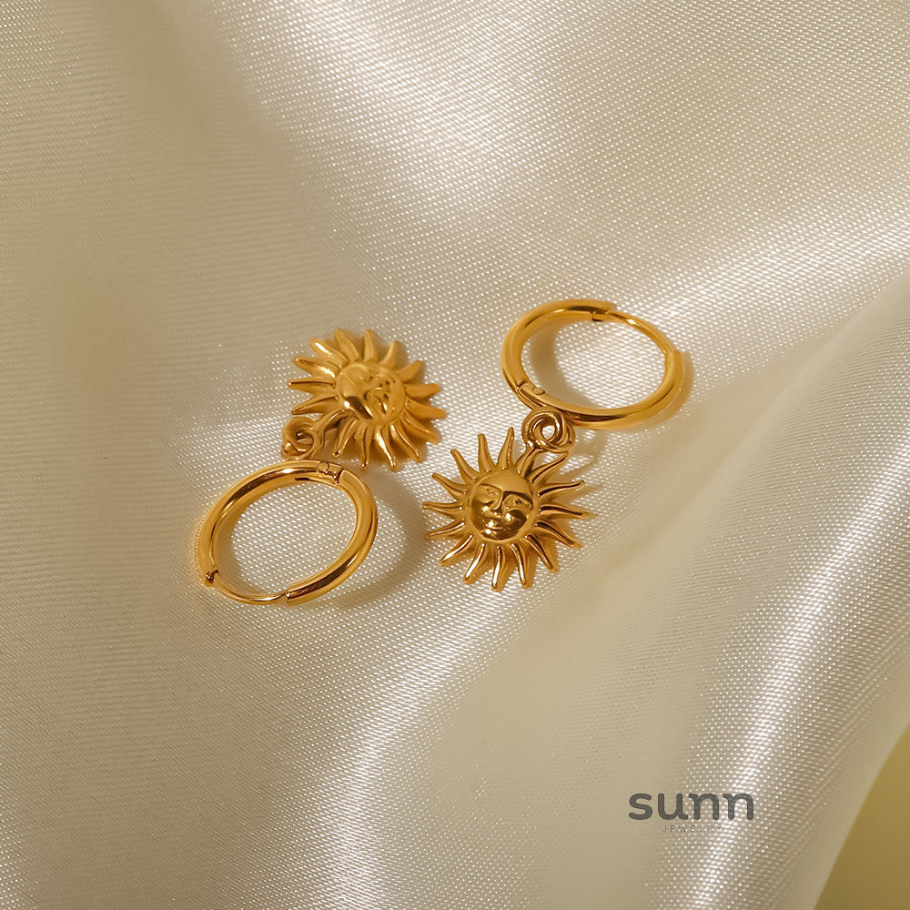 Esty Gold Sun Pendant Earrings [DJQN8VK0]