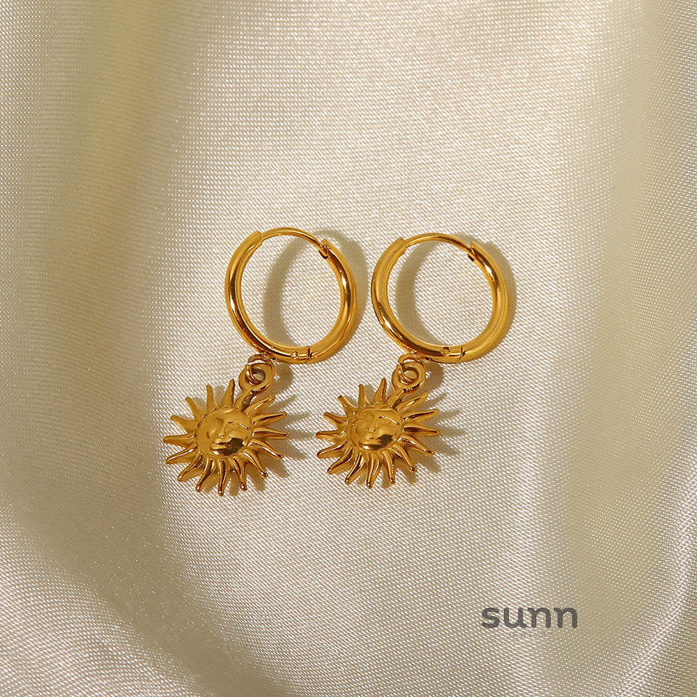 Esty Gold Sun Pendant Earrings [OXOA0BE1]