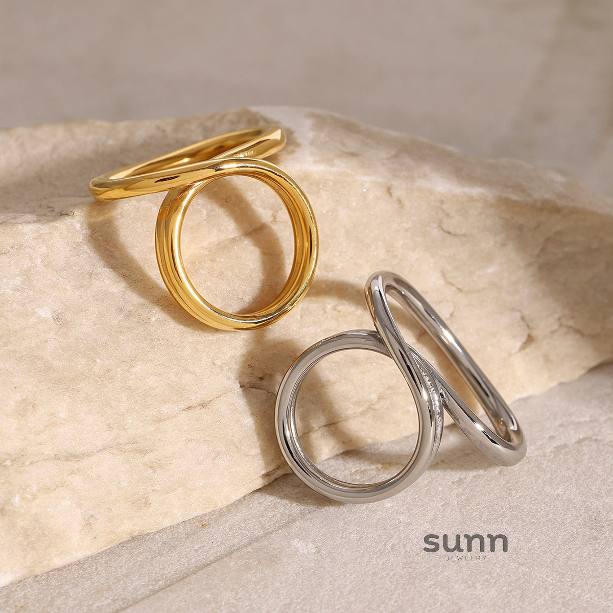Etta Sculptural Titanium Ring [30CLMIA0]