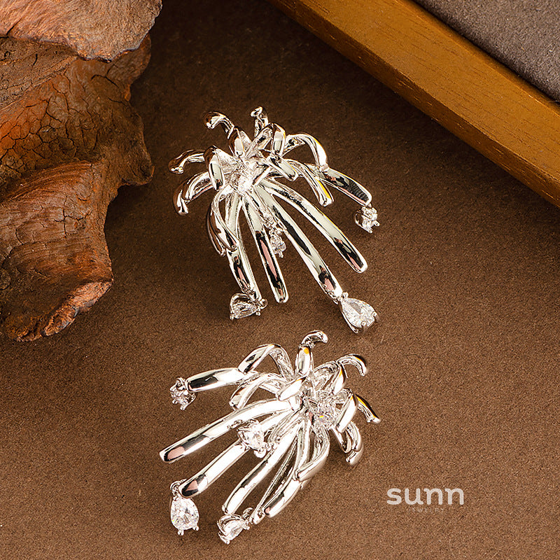 Etty Crystal Bloom Tassel Earrings [70XXLIIW]