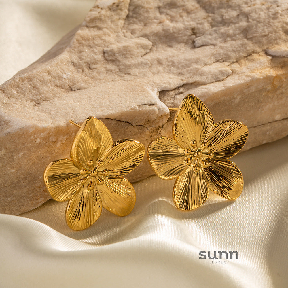 Evaleigh Matte Gold Blossom Studs [F0GBX214]