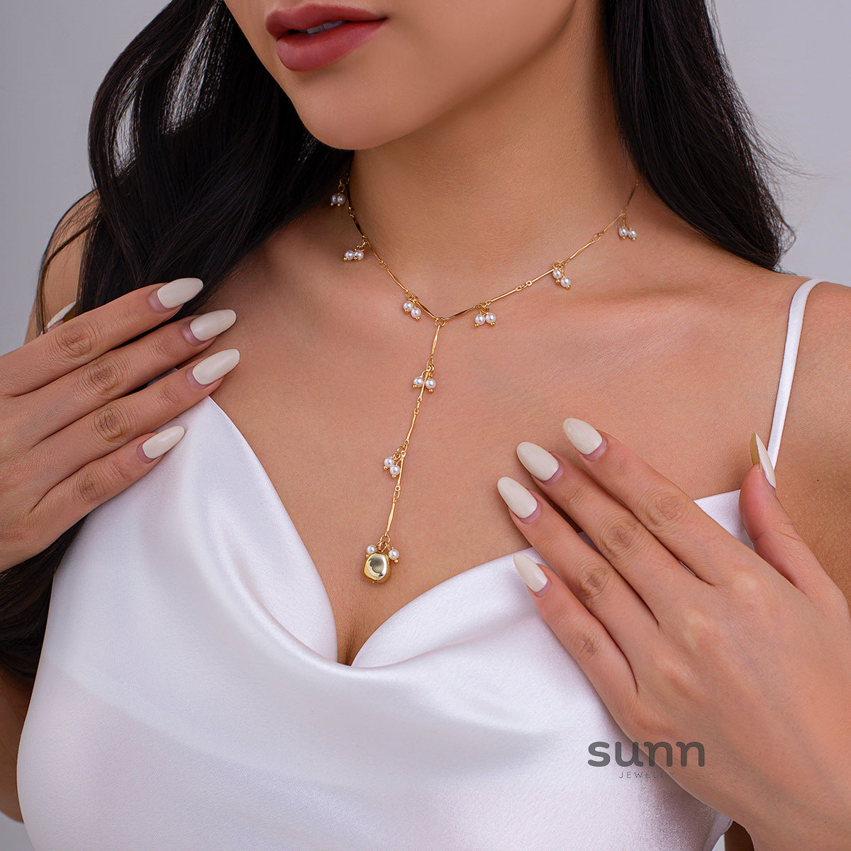 Evalyn Pearl Heart Pendant Necklace [AKMOPZE4]
