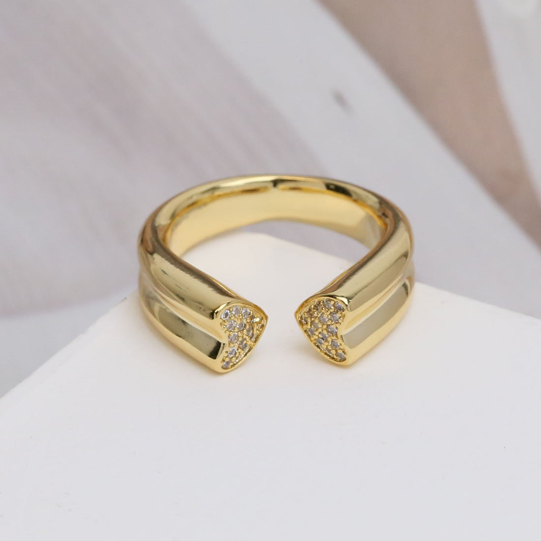 Evany Adjustable Heart Ring [T28TFE62]