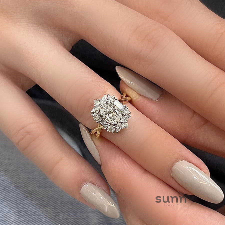 Eveline Oval Statement Ring [5JCI7I8A]