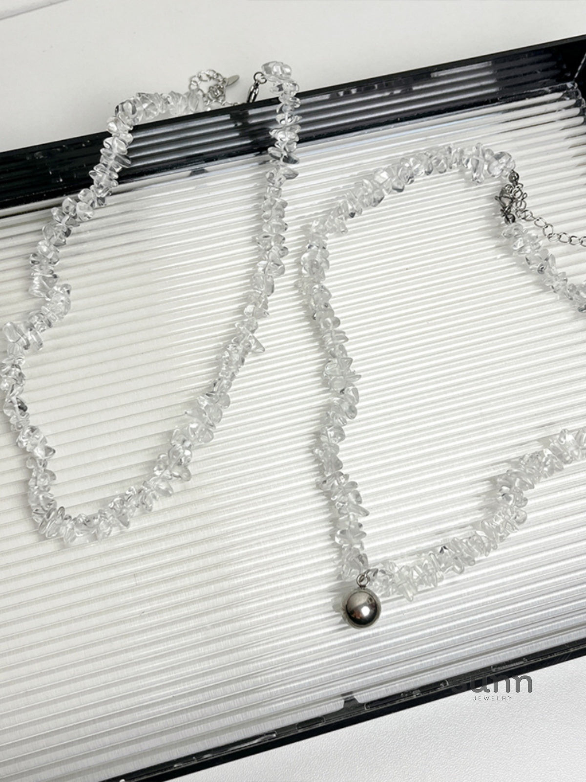 Evelyne Asymmetrical Crystal Necklace [H6AZ2AW7]