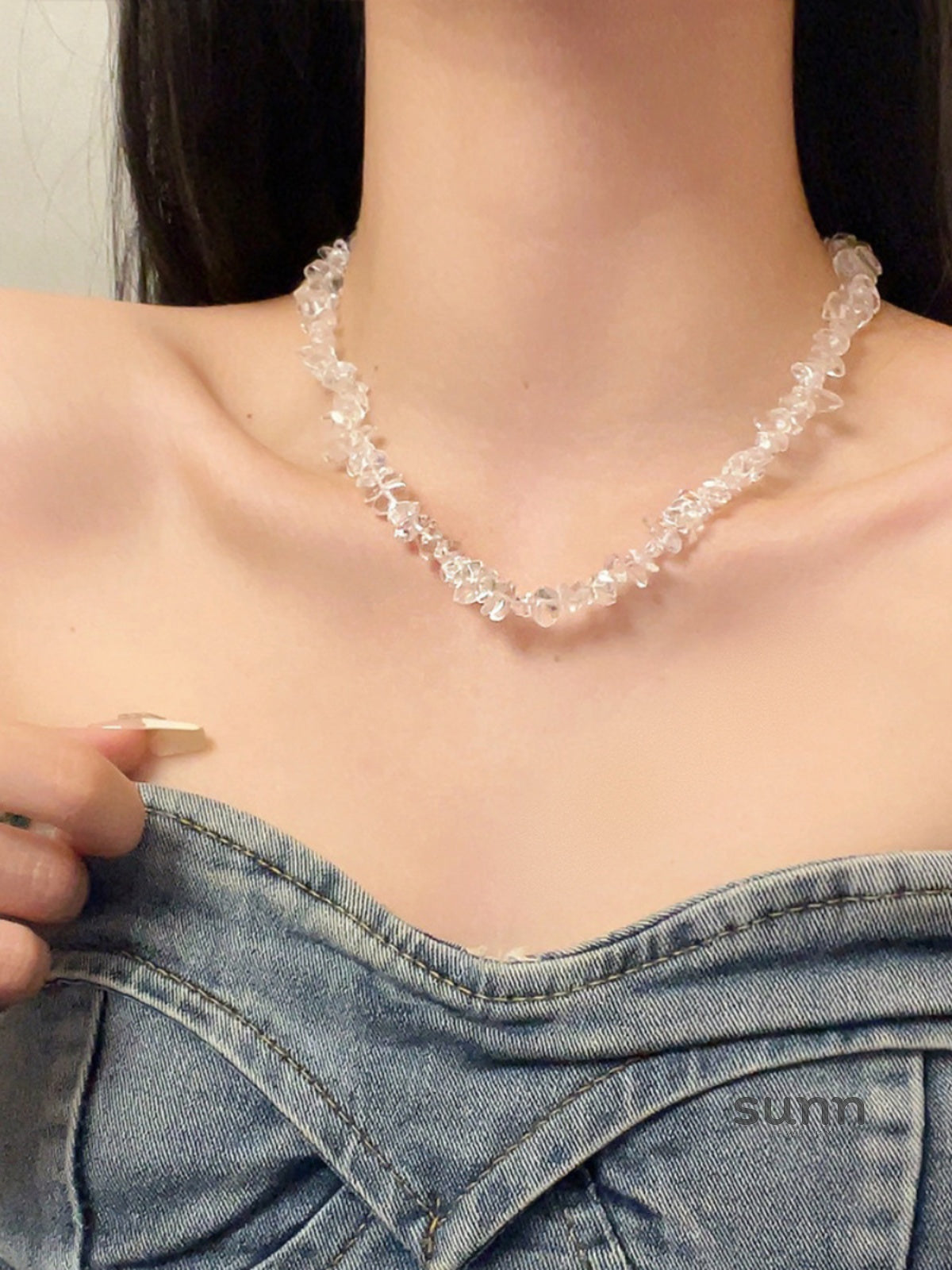 Evelyne Asymmetrical Crystal Necklace [KCXL1R5E]
