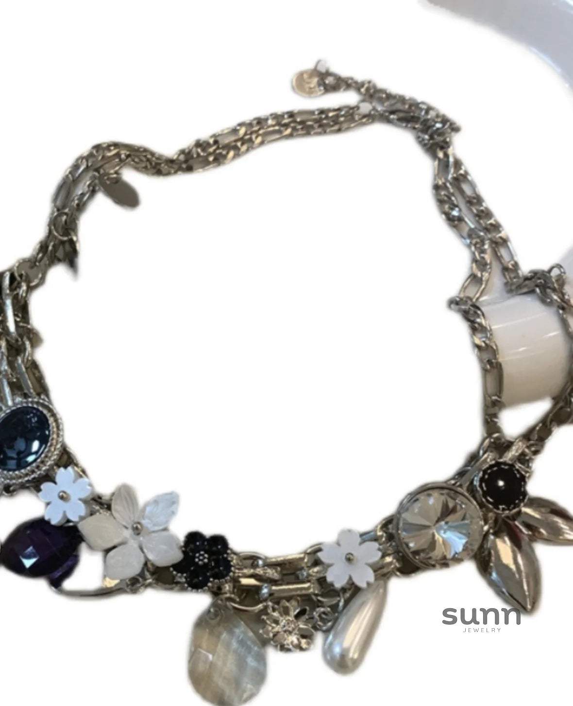 Evelyne Floral Pearl Choker