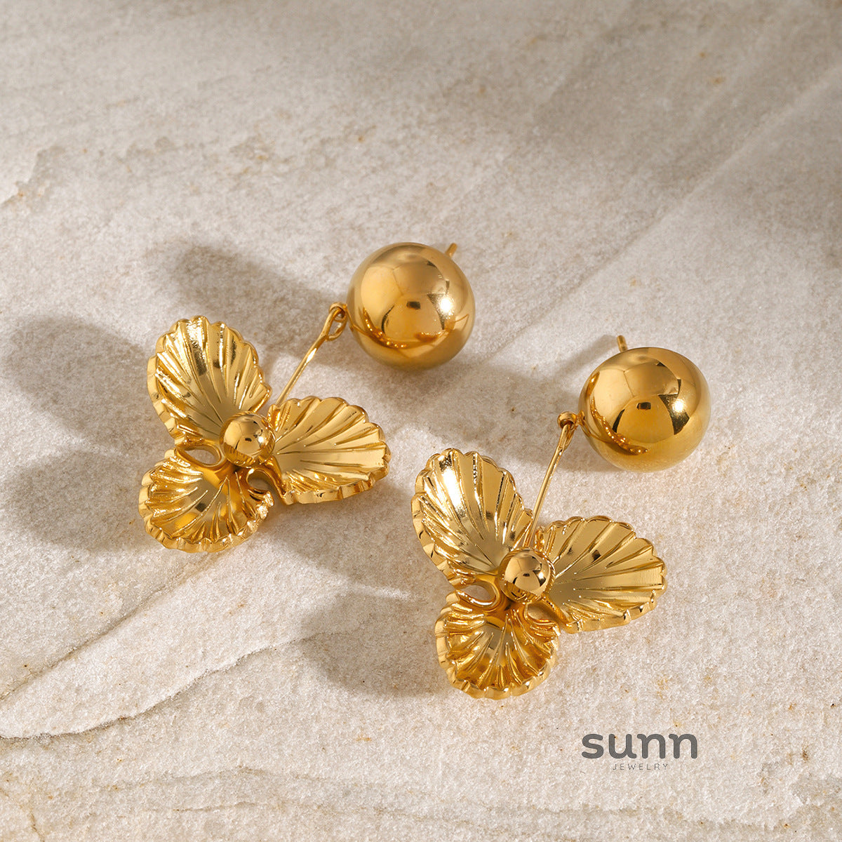 Evelyne Gold Flower Hoop Earrings [U0UF3RGL]