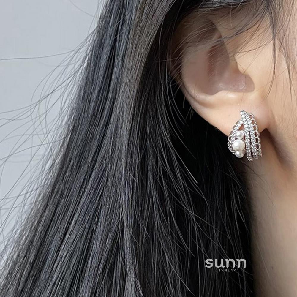 Evelyne Lace Pearl Earrings [9ANRZN2P]