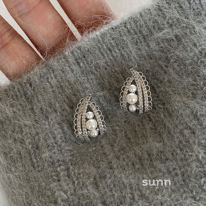 Evelyne Lace Pearl Earrings [C0EWZAVC]