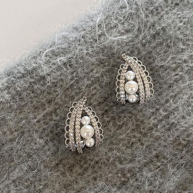 Evelyne Lace Pearl Earrings [40SRWXBV]